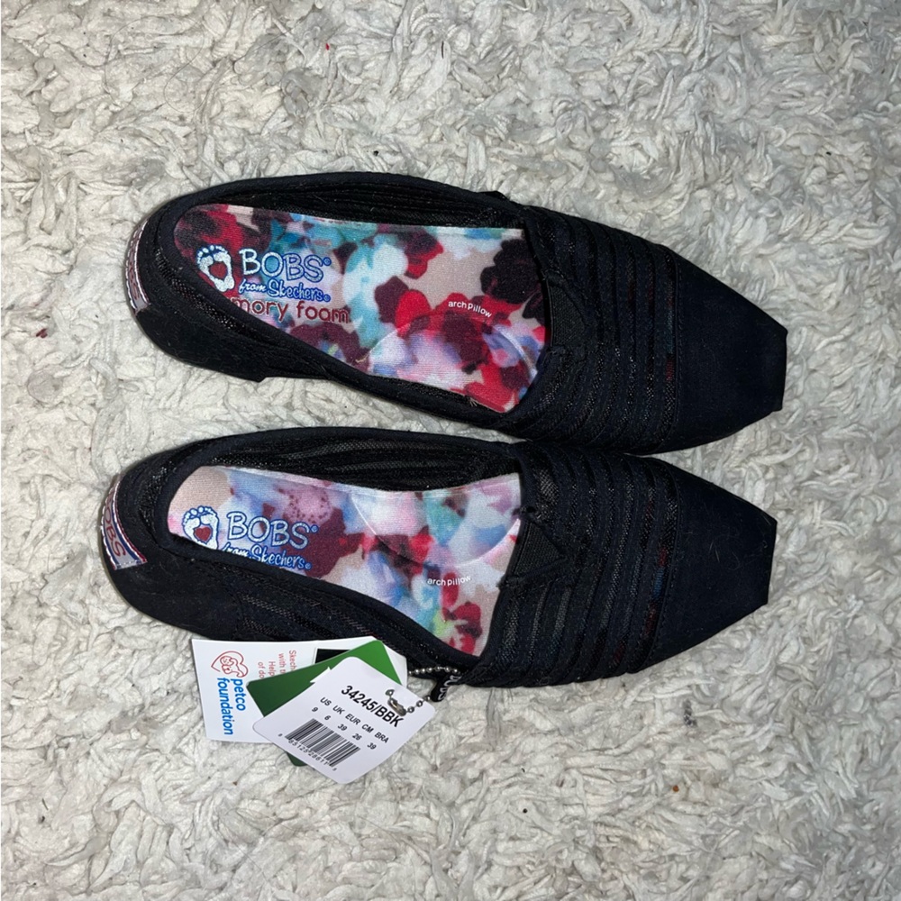 Women’s Bobs from Sketchers flats NWT.
